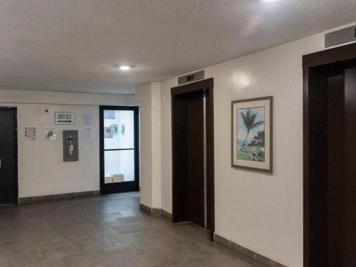 Waikiki Monarch Hotel image 1