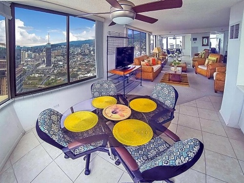 Waikiki Monarch Hotel image 3